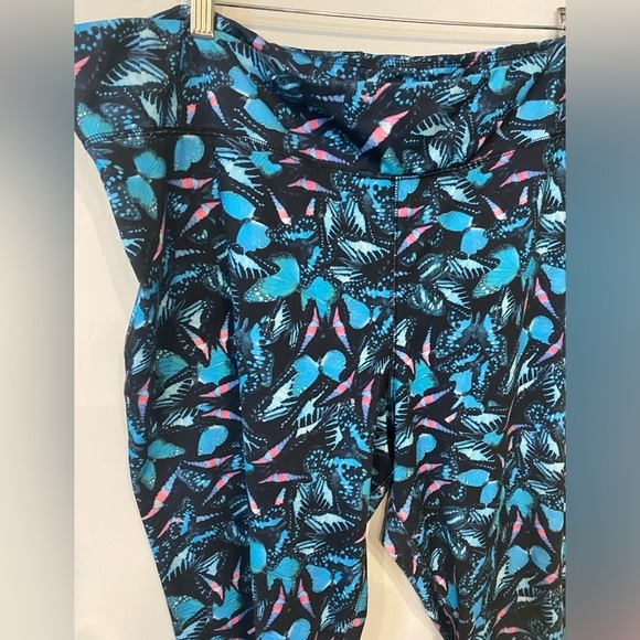 Mossimo - Butterfly 🦋 Print Athletic Leggings - Picture 3 of 8